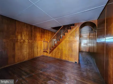 Entry Way - 2109 Sidney Ave, Baltimore, MD 21230 photo 1 of 10