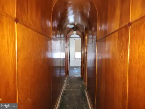Entry Way - 2109 Sidney Ave, Baltimore, MD 21230 photo 8 of 10