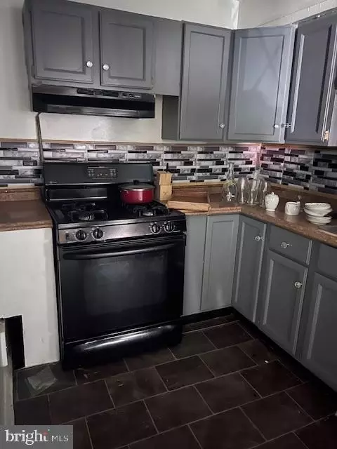 Kitchen - 5420 Lynview Ave, Baltimore, MD 21215 photo 2 of 2