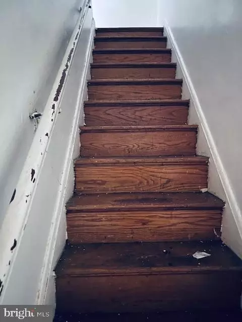 Entry Way - 5420 Lynview Ave, Baltimore, MD 21215 photo 3 of 6