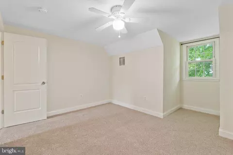 Bedroom - 3203 Hamilton Ave, Baltimore, MD 21214 photo 2 of 4