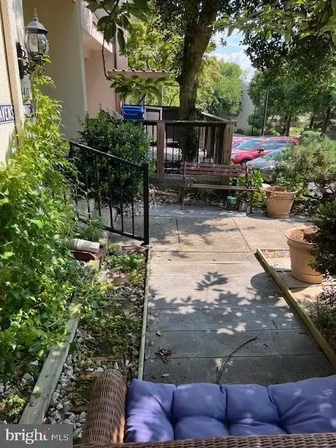 4440 Roland Spring Dr, Baltimore, MD 21210 photo 3