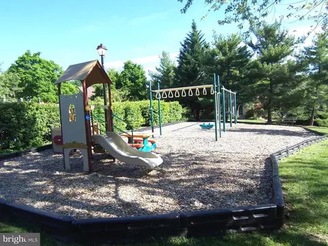 4440 Roland Spring Dr, Baltimore, MD 21210 photo 25