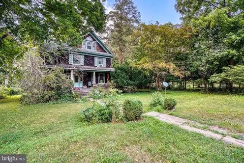 2402 Ken Oak Rd, Baltimore, MD 21209 photo 3