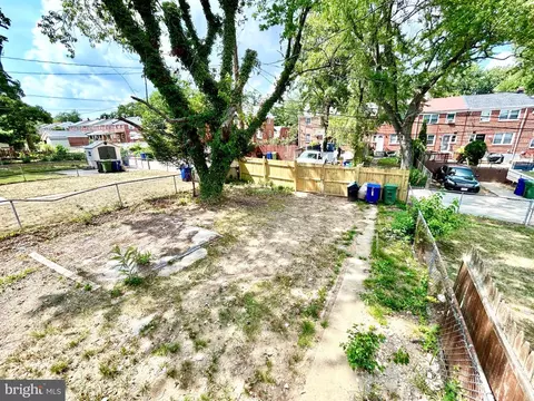 Exterior - 1312 Walker Ave, Baltimore, MD 21239 photo 6 of 7