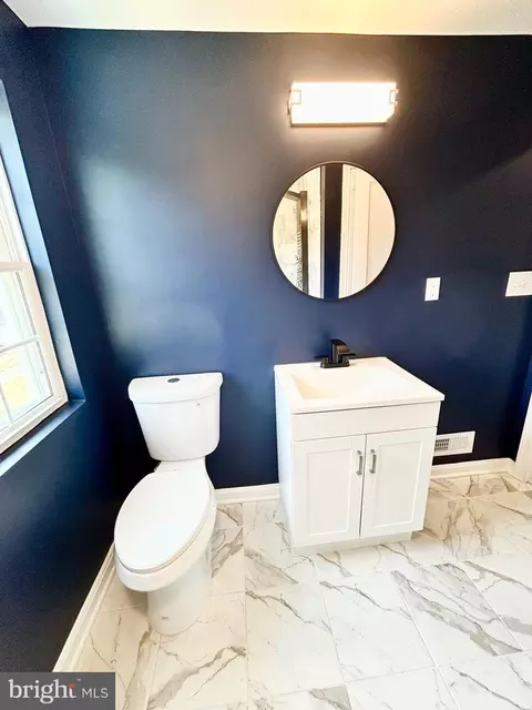 Bath - 1312 Walker Ave, Baltimore, MD 21239 photo 2 of 5