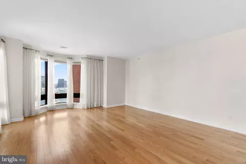 Living - 10 Lee E #1402, Baltimore, MD 21202 photo 3 of 7
