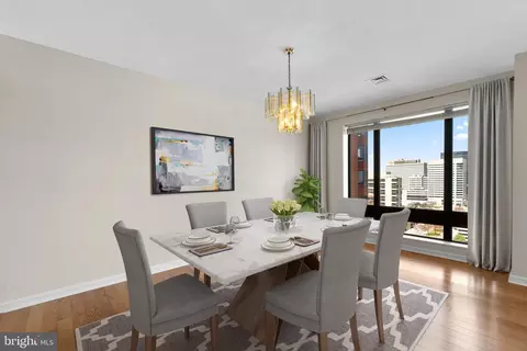 Dining - 10 Lee E #1402, Baltimore, MD 21202 photo 1 of 1