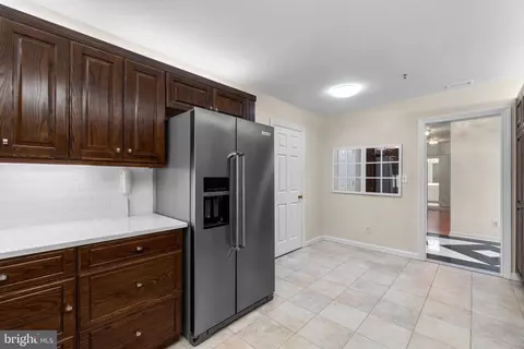 Kitchen - 10 Lee E #1402, Baltimore, MD 21202 photo 6 of 7