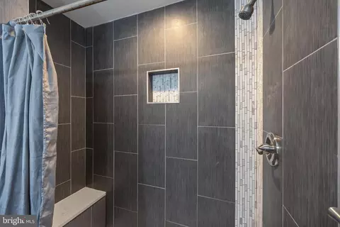 Bath - 125 Randall St, Baltimore, MD 21230 photo 1 of 4