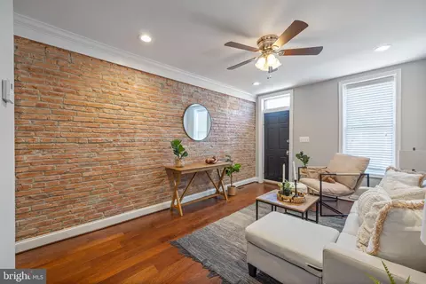 Entry Way - 125 Randall St, Baltimore, MD 21230 photo 2 of 6