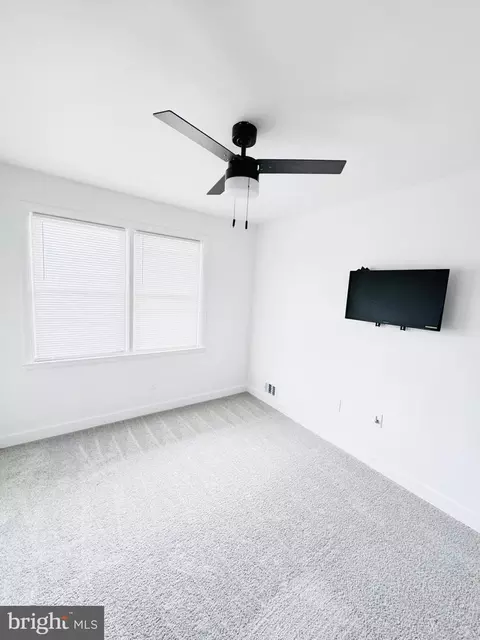 Bedroom - 4813 Midline Rd, Baltimore, MD 21206 photo 3 of 3