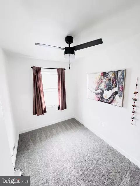 Bedroom - 4813 Midline Rd, Baltimore, MD 21206 photo 2 of 3