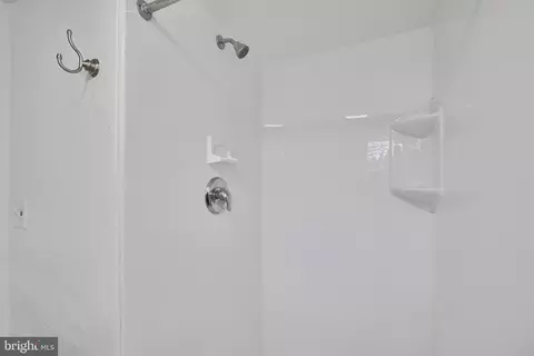 Bath - 5629 Govane Ave, Baltimore, MD 21212 photo 6 of 6