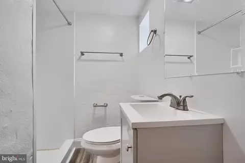Bath - 5629 Govane Ave, Baltimore, MD 21212 photo 4 of 6