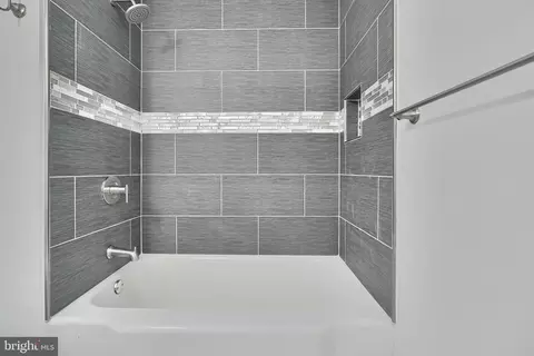 Bath - 5629 Govane Ave, Baltimore, MD 21212 photo 3 of 6