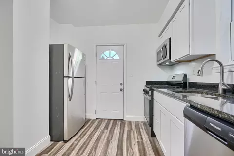 Entry Way - 5629 Govane Ave, Baltimore, MD 21212 photo 4 of 6