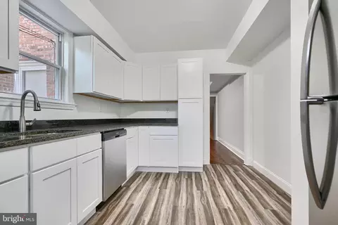 Entry Way - 5629 Govane Ave, Baltimore, MD 21212 photo 5 of 6