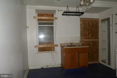 Entry Way - 802 Berry St, Baltimore, MD 21211 photo 3 of 5