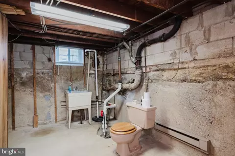 Bath - 1411 Andre St, Baltimore, MD 21230 photo 3 of 3