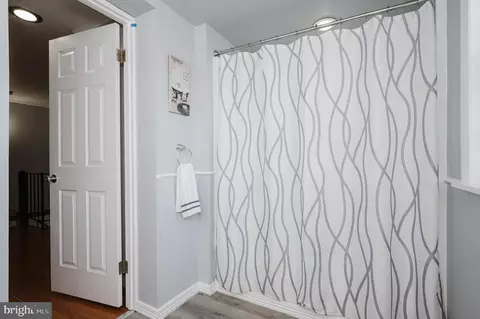 Bath - 1411 Andre St, Baltimore, MD 21230 photo 1 of 3
