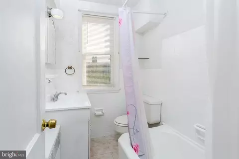Bath - 3500 Greenvale Rd, Baltimore, MD 21229 photo 1 of 2
