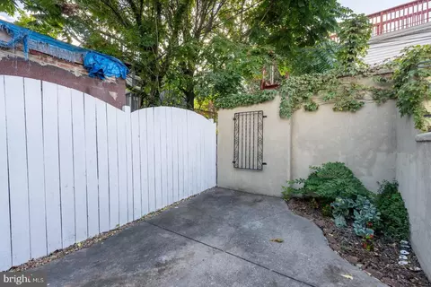 Exterior - 522 S Milton Ave, Baltimore, MD 21224 photo 3 of 4