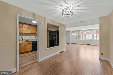 Entry Way - 5472 Bucknell Rd, Baltimore, MD 21206 photo 2 of 3