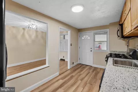 Entry Way - 5472 Bucknell Rd, Baltimore, MD 21206 photo 1 of 3