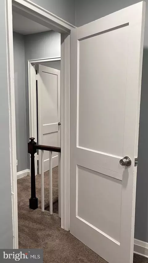 Entry Way - 2917 Georgetown Rd, Baltimore, MD 21230 photo 14 of 18