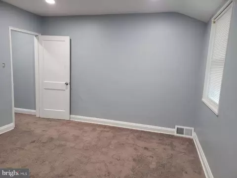 Entry Way - 2917 Georgetown Rd, Baltimore, MD 21230 photo 8 of 18