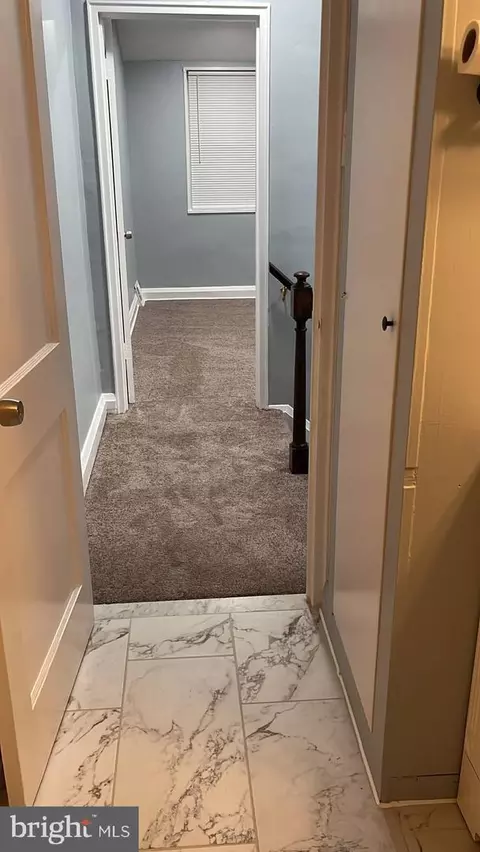 Entry Way - 2917 Georgetown Rd, Baltimore, MD 21230 photo 12 of 18