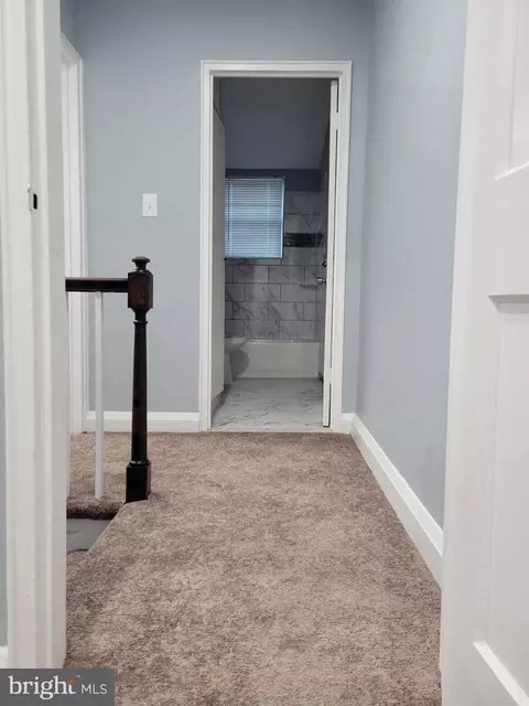 Entry Way - 2917 Georgetown Rd, Baltimore, MD 21230 photo 7 of 18