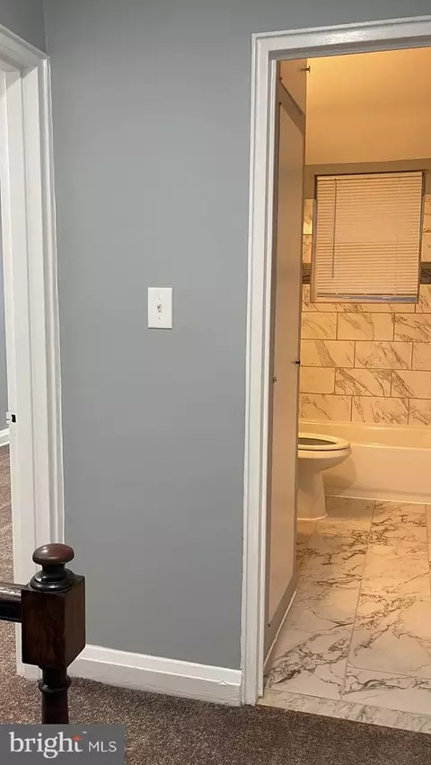 Entry Way - 2917 Georgetown Rd, Baltimore, MD 21230 photo 13 of 18