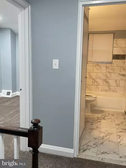 Entry Way - 2917 Georgetown Rd, Baltimore, MD 21230 photo 9 of 18