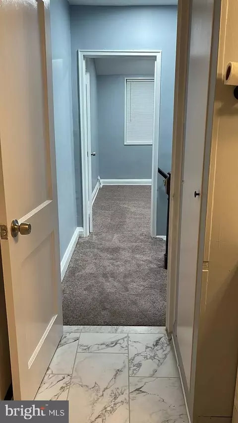 Entry Way - 2917 Georgetown Rd, Baltimore, MD 21230 photo 10 of 18