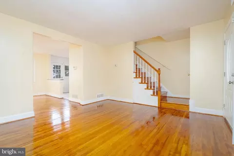 503 Queensgate Rd, Baltimore, MD 21229 photo 9