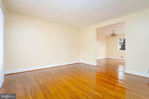 503 Queensgate Rd, Baltimore, MD 21229 photo 8