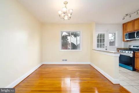 503 Queensgate Rd, Baltimore, MD 21229 photo 10