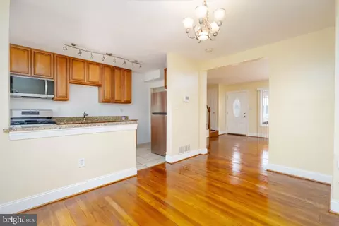 503 Queensgate Rd, Baltimore, MD 21229 photo 11