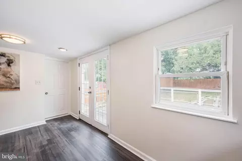 Entry Way - 2613 Foerster Ave, Baltimore, MD 21230 photo 4 of 6