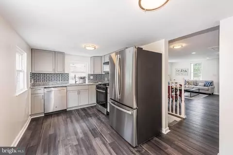 Entry Way - 2613 Foerster Ave, Baltimore, MD 21230 photo 3 of 6