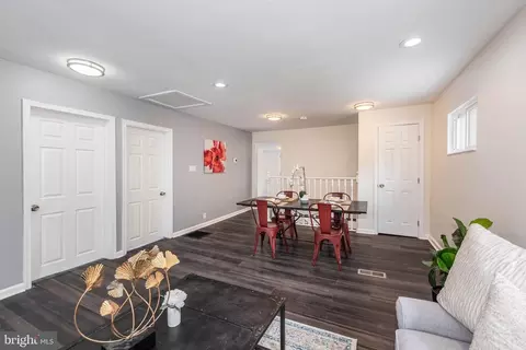 Entry Way - 2613 Foerster Ave, Baltimore, MD 21230 photo 2 of 6