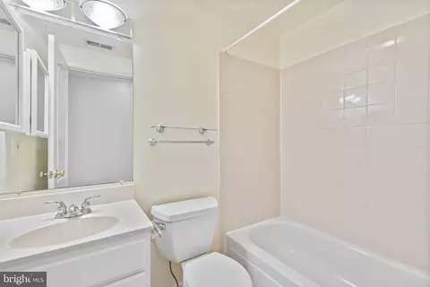 Bath - 403 Grindall St, Baltimore, MD 21230 photo 2 of 3
