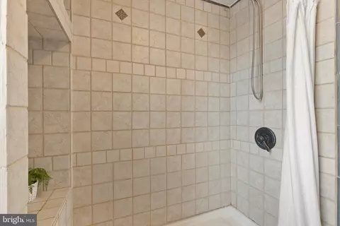 Bath - 1116 E Fort Ave, Baltimore, MD 21230 photo 4 of 4