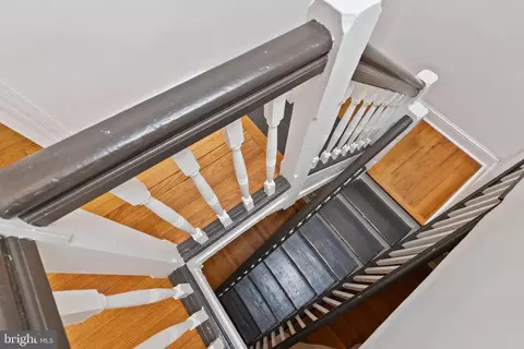 Entry Way - 1116 E Fort Ave, Baltimore, MD 21230 photo 6 of 9