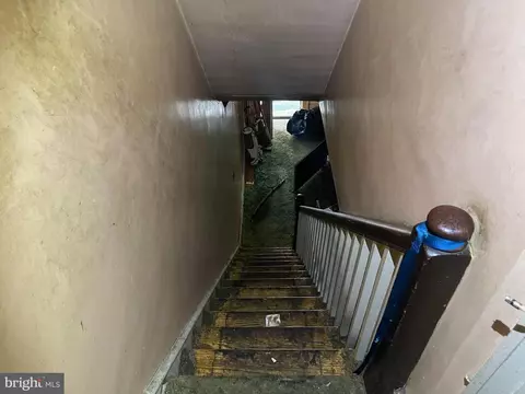Entry Way - 2745 Beryl Ave, Baltimore, MD 21205 photo 5 of 7