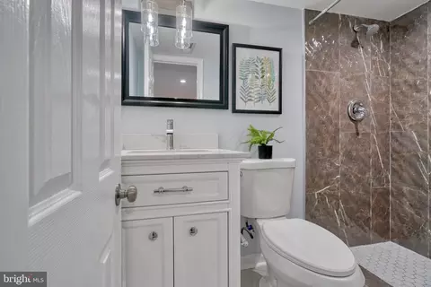 Bath - 4007 Fairfax Rd, Baltimore, MD 21216 photo 4 of 5