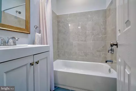 Bath - 4007 Fairfax Rd, Baltimore, MD 21216 photo 1 of 5