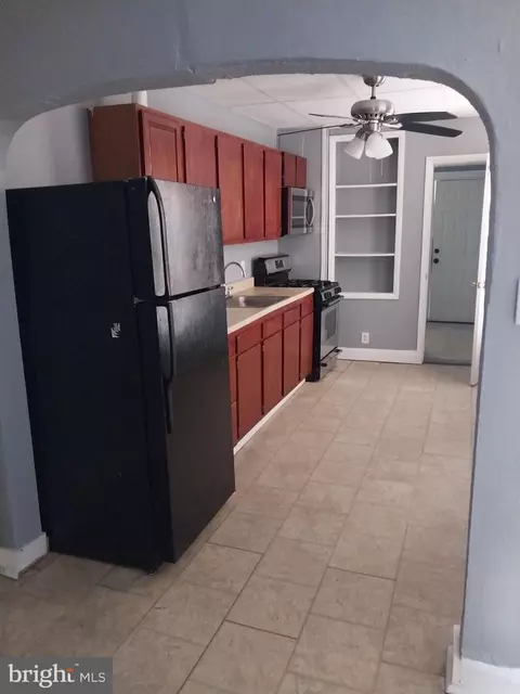 Entry Way - 2245 Sidney Ave, Baltimore, MD 21230 photo 5 of 6